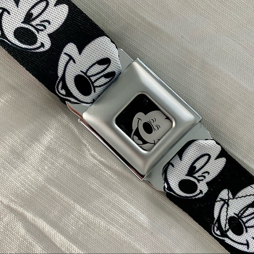 Mickey Mouse seatbelt buckle style belt